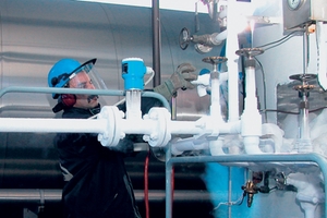 Vortex flowmeter installed in a cryogenic application