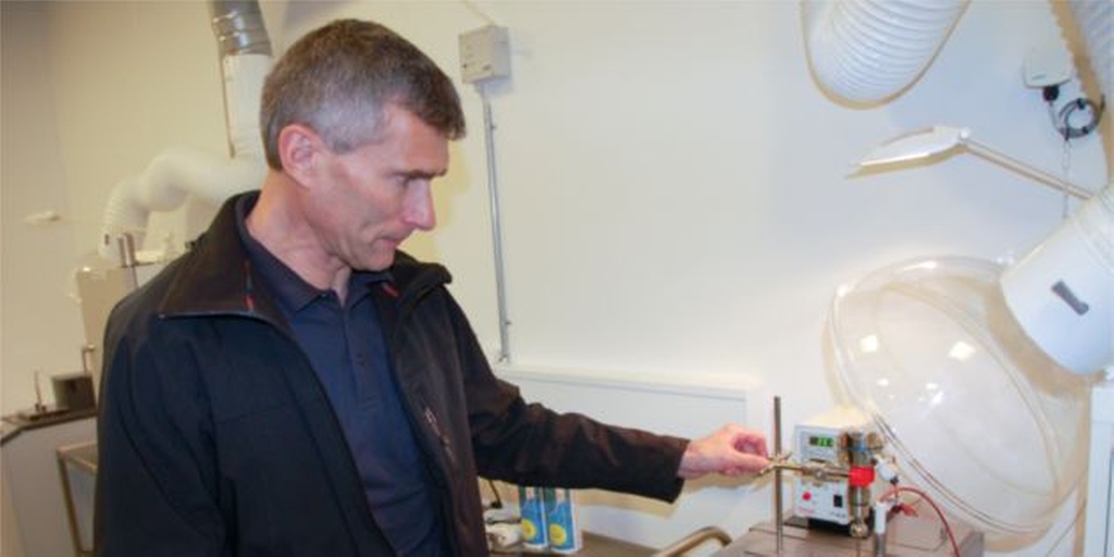 Calibration of temperature sensor in a laboratory by Tommy Mikkelsen, metrologist at chr Hansen